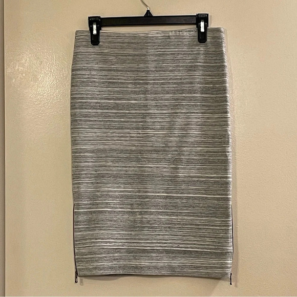 ANN TAYLOR LOFT NWOT Elastic Waist Pull On Side Zips Pencil Skirt - Picture 2 of 6